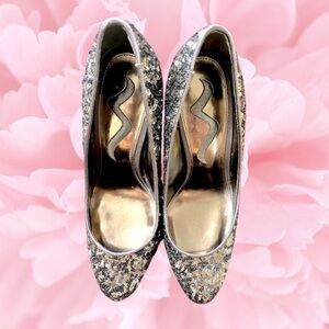 Nina Ricci Silver & Gray Sequin Metallic Leather Heels, Size 8M